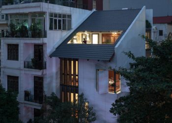 Corner House, nhà nhỏ góc phố kết hợp giữa hiện đại-truyền thống