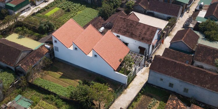 Nhà “ba gian” ngói đỏ ở Nghệ An, giải pháp cho nhà ở nông thôn đương đại