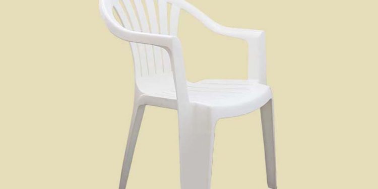 Ghế Monobloc: Miếng nhựa trắng trở thành biểu tượng của thiết kế toàn cầu hóa