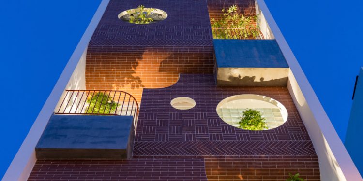 Đà Nẵng House với mặt tiền bằng gạch nung