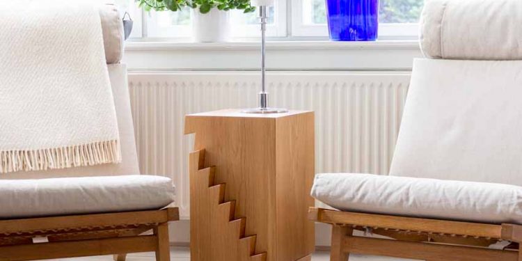 Chiếc bàn có thể điều chỉnh độ cao với thiết kế răng cưa - 1