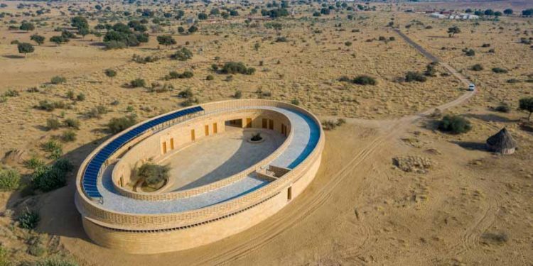 Kiến trúc độc đáo của ngôi trường nữ sinh ở Ấn Độ - 10