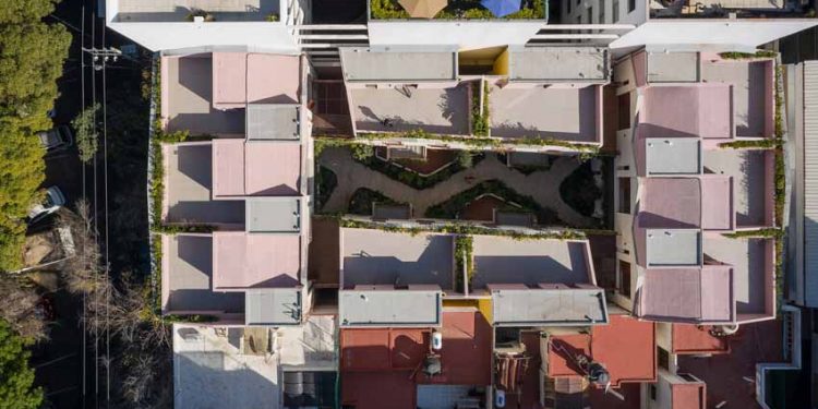  'Khu vườn bí mật' bên trong tòa nhà căn hộ - 1