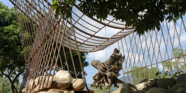 Deadwood Hut bên sông Xutian, Huệ Châu