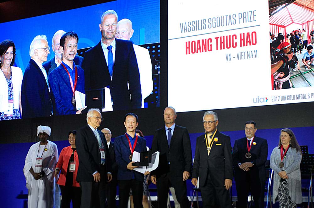 KTS. Hoàng Thúc Hào là người Việt Nam đầu tiên được nhận hai giải thưởng quốc tế danh giá: Kiến trúc sư nổi bật châu Á năm 2016 và giải Vassilis Sgoutas 2017