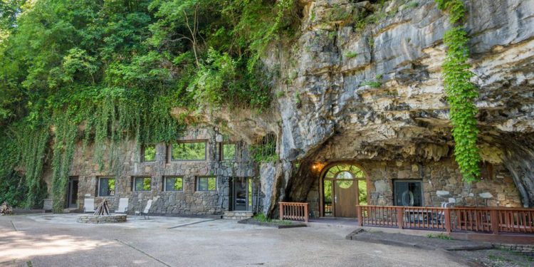 Khách sạn “hang động” sang trọng nhất thế giới Beckham Creek Cave Lodge