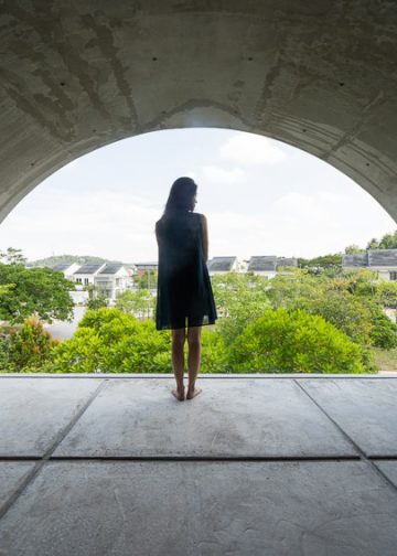 “Hang động” giữa phố đông