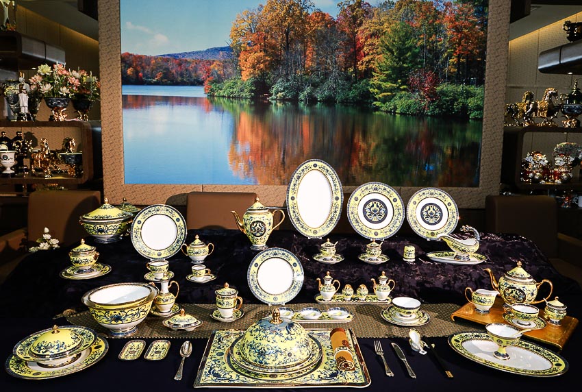 Bộ sản phẩm Hoàng Liên do Minh Long I chế tác trong tiệc chiêu đãi lãnh đạo APEC 2017