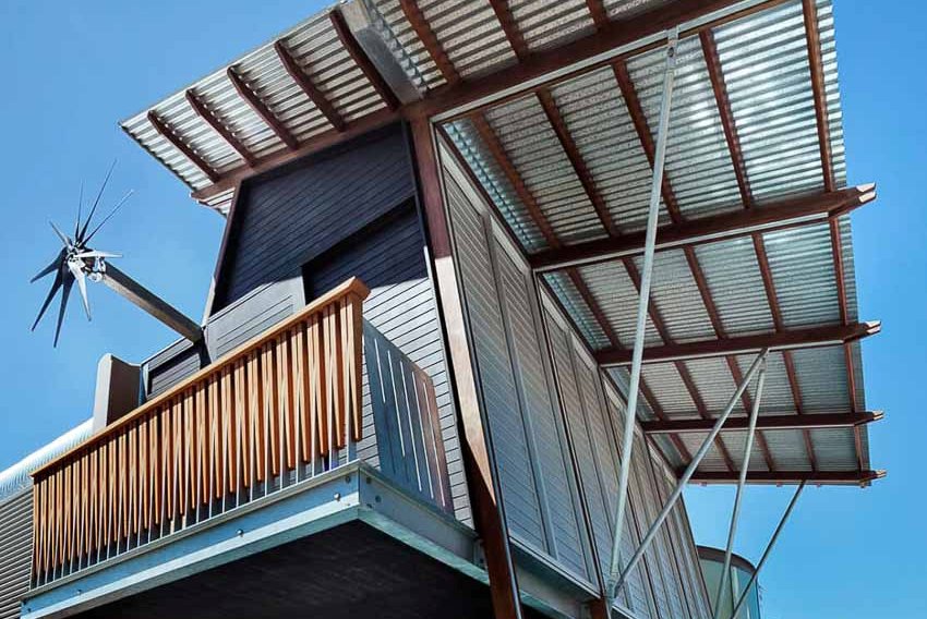 Ngôi nhà ở ngoại ô Sydney với khoảng sân tràn nắng đầy gió