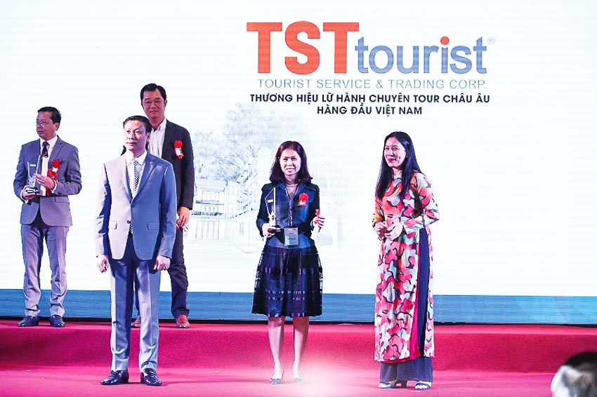 DN729-TST-Tourist-HDDN-2017