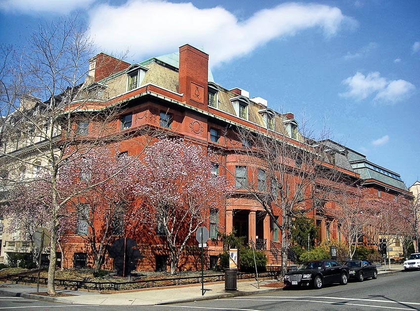 Tranh họa sĩ Việt Nam trong một bộ sưu tập khổng lồ