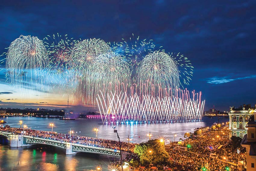 Tận hưởng đêm trắng nước Nga cùng những trận World Cup nảy lửa