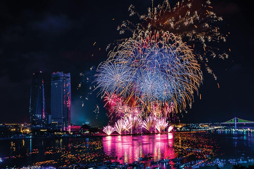 Về Đà Nẵng xem hội pháo hoa trong dịp lễ 30-4