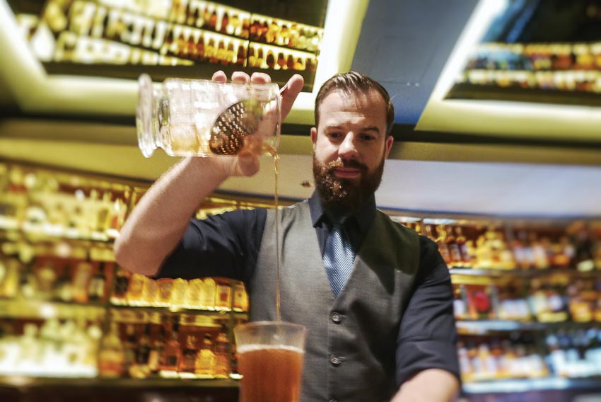 Gặp gỡ Philip Bischoff tại 2 Lam Son Bar