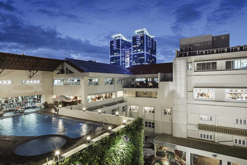 Summer Temptation @ Pool Bar