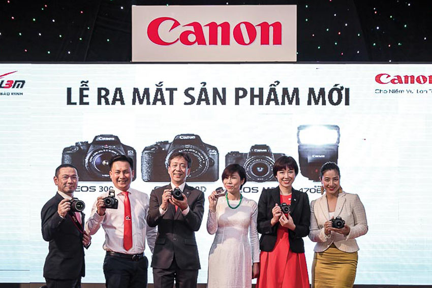 Canon tung ra ba mẫu máy ảnh chiến lược