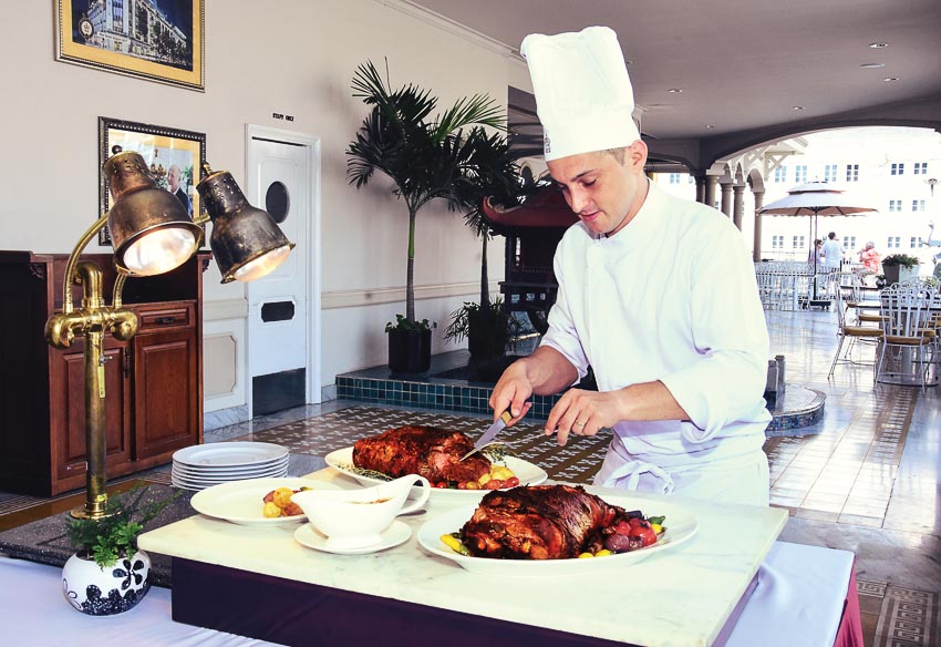 Tiệc theo phong cách carving tại Khách sạn Rex