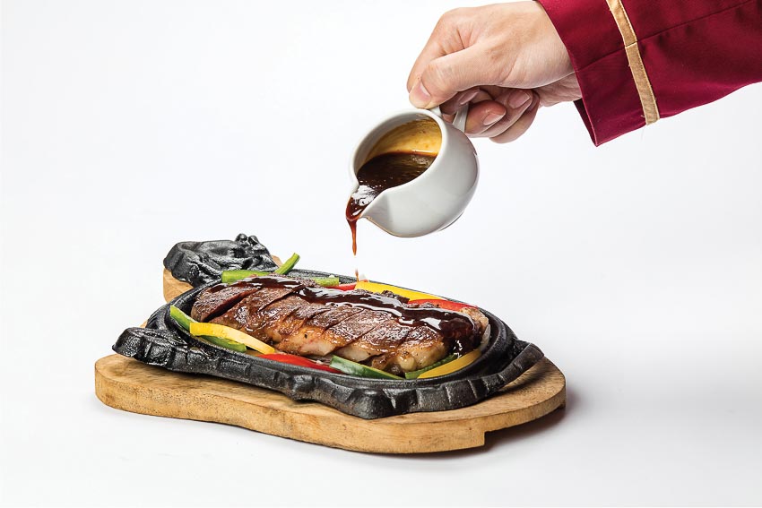 Bò Úc nướng chảo gang đã trở lại