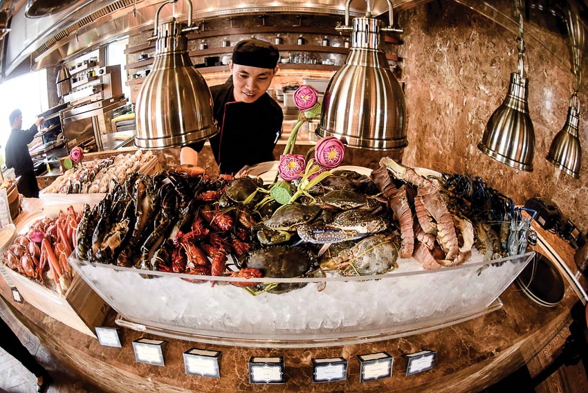 Tiệc trưa Brunch Club tại Hôtel des Arts Saigon