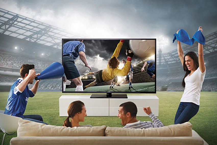 TV màn hình lớn cho tín đồ bóng đá