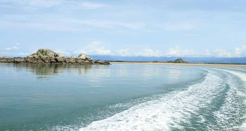 Đảo Cái Chiên thành phố Móng Cái ngày hè xanh mát