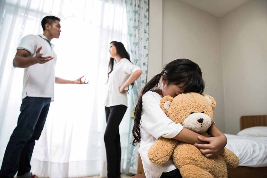 DN768-cai-nhau-truoc-mat-con-can-dung-cach-GDinh-2018-ok