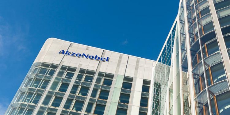 AkzoNobel-ban-mang-kinh-doanh-hoa-chat-chuyen-dung