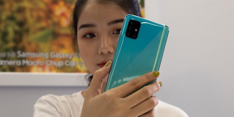 Samsung ra mắt Galaxy A51 đầu tiên trên thế giới, Camera Macro chụp cận cảnh-21