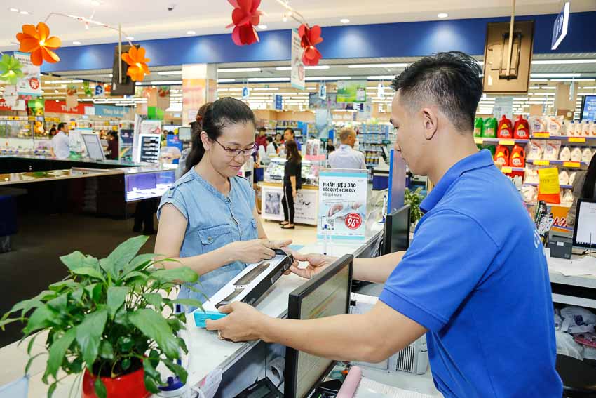 DNP-chuong-trinh-tich-tem-doi-qua-tai-Coopmart-thu-hut-khach-hang-Tin-300818