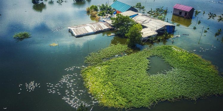 nhung-ao-ho-noi-tieng-tai-Ha-Noi-nhin-tu-tren-cao