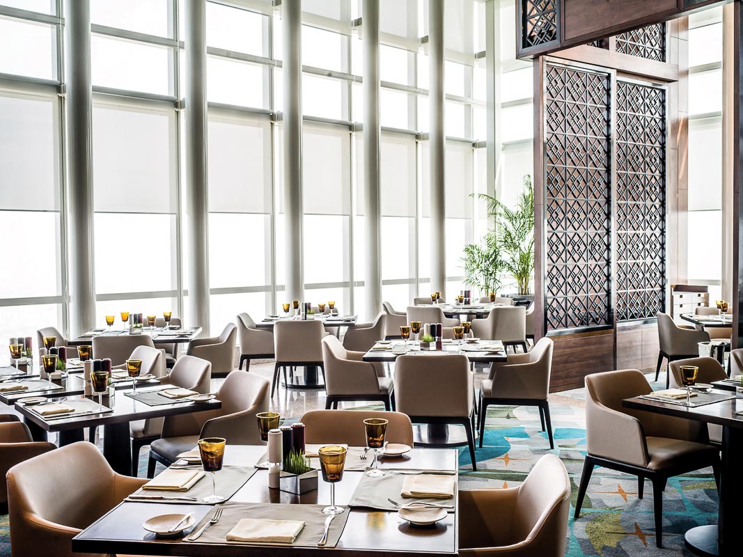 net-doc-dao-cua-InterContinental-Hanoi-Landmark72-1