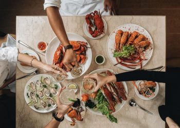 Sunday-Bubbles-tiec-trua-ngay-Chu-nhat