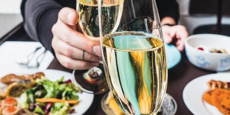 bua-sang-muon-chu-nhat-tai-Food-ConneXion