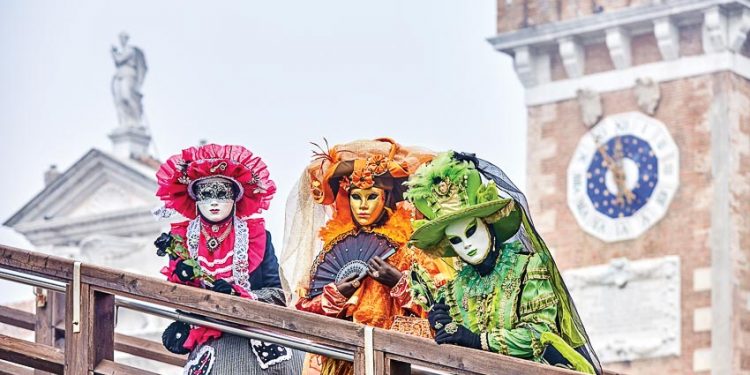 ron-rang-mua-Giang-sinh-chau-Au