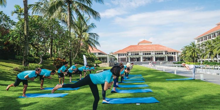 song-khoe-trong-ky-nghi-ben-bo-bien-Da-Nang