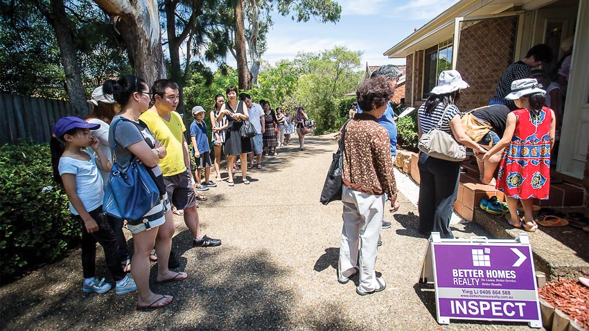 Đội quân mua nhà Trung Quốc tung tiền khắp nơi