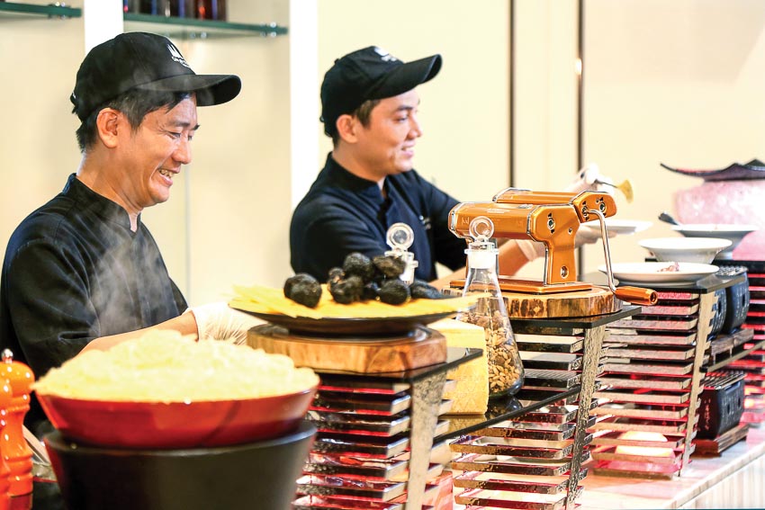 Indulgent Sundays tại Nhà hàng Nineteen