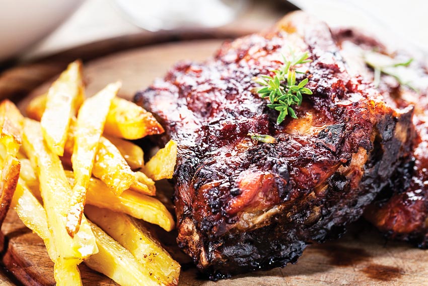 Ẩm thực Mỹ tại Nhà hàng Saigon Café