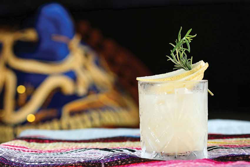 Những đêm nhạc sôi động tại Saigon Saigon Rooftop Bar