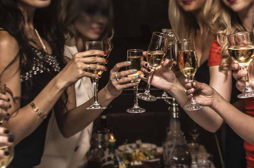 DNSG766-tiec-toi-tu-chon-danh-cho-phai-dep-tin NH-2018