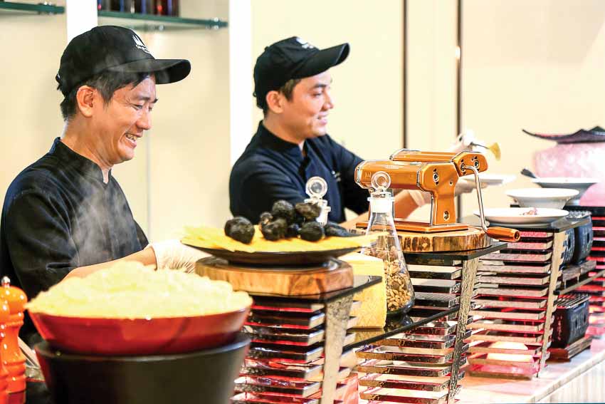 Hấp dẫn bữa trưa Sunday Brunch ở Nhà hàng Nineteen