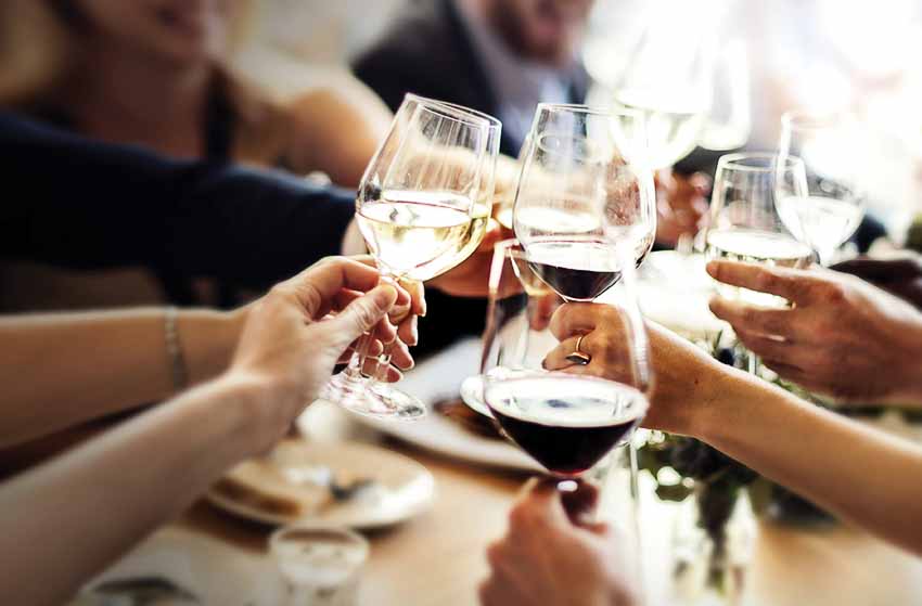 uu-dai-tai-nha-hang-Atrium-Cafe