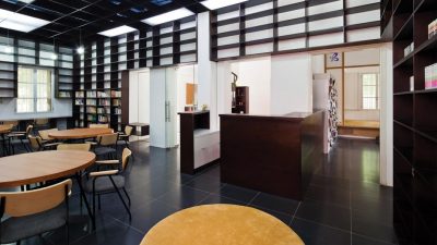 Góc tri thức trong nhà cổ