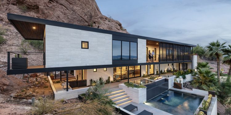 Đón nắng từ ngôi nhà hiện đại bên sườn núi Lạc Đà vùng Sahara