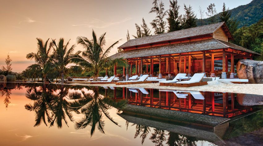 Nơi đẹp tựa thiên đường bên bờ vịnh Ninh Vân