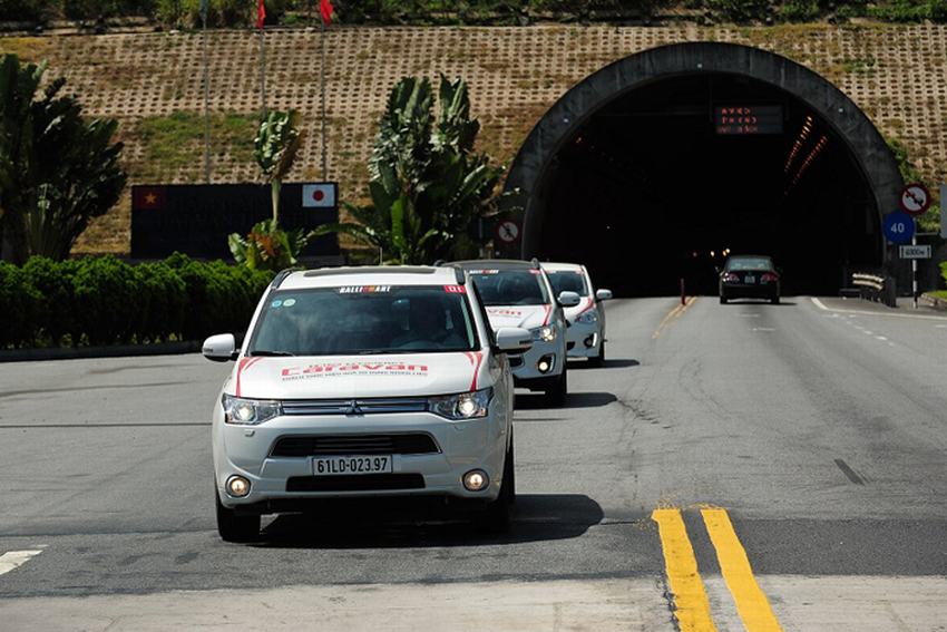 MITSUBISHI CARAVAN – Thách thức hiệu quả sử dụng nhiên liệu