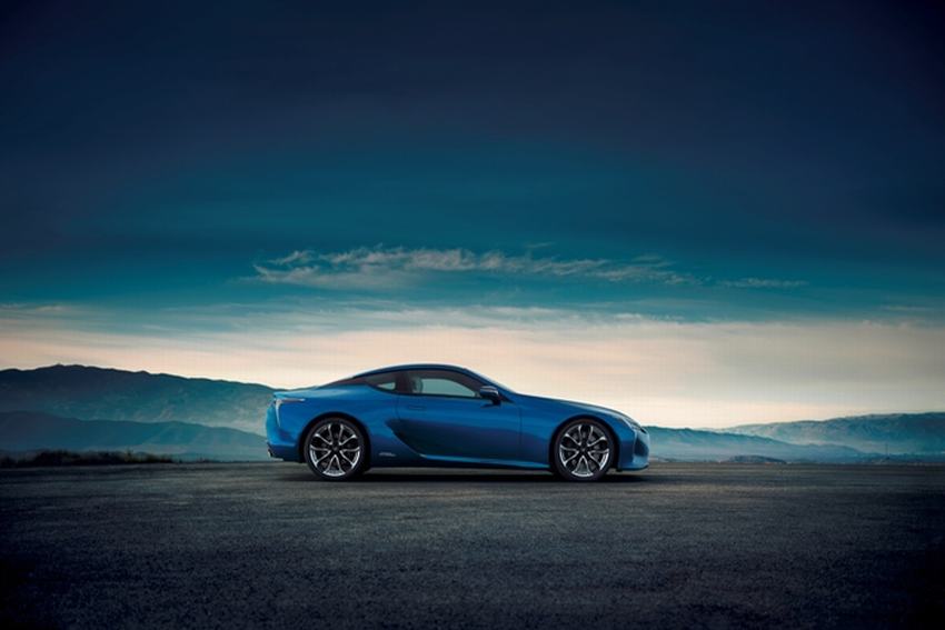 Ra mắt lần đầu trên thê giới LEXUS LC 500h