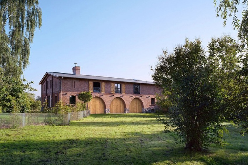 Từ chuồng gia súc đến tổ ấm mùa hè