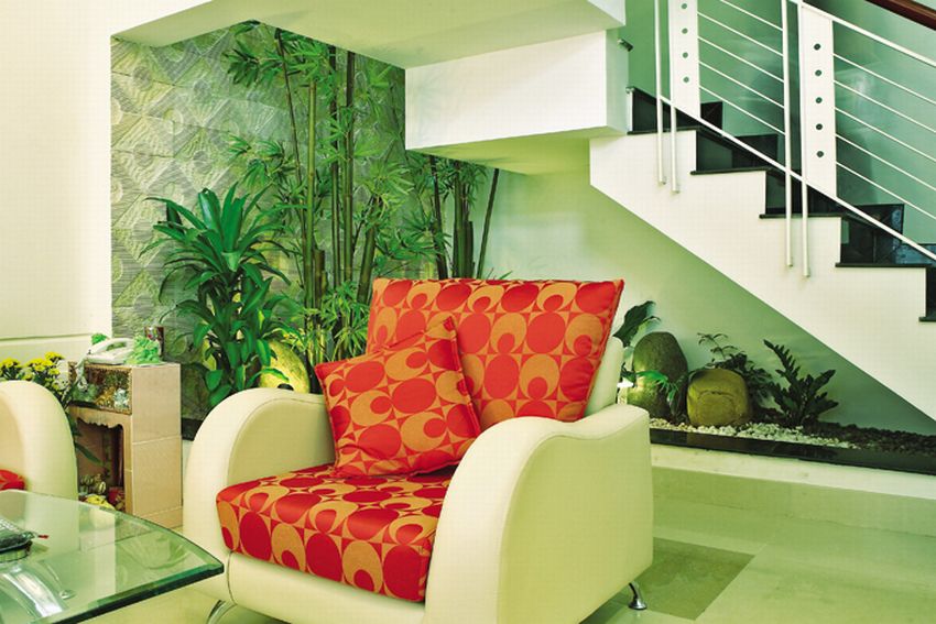 Nơi tiếp khách, từ nhà ra sân