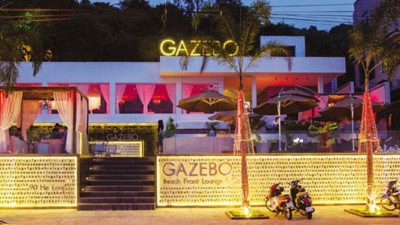 Vọng lâu trước biển